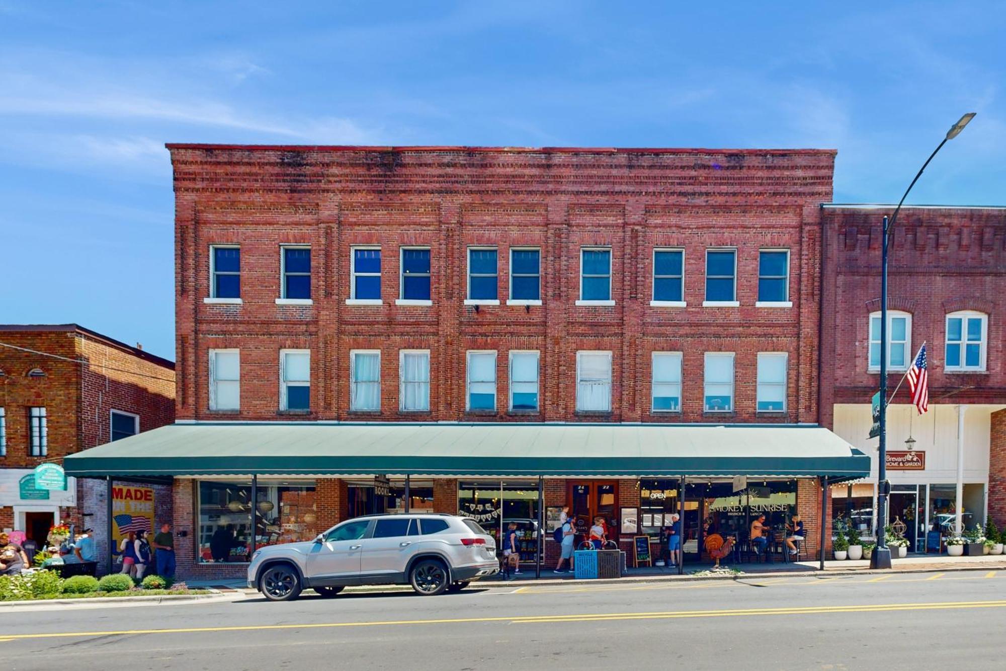 Brick Loft Penthouse On Main Apartment Brevard Exterior photo